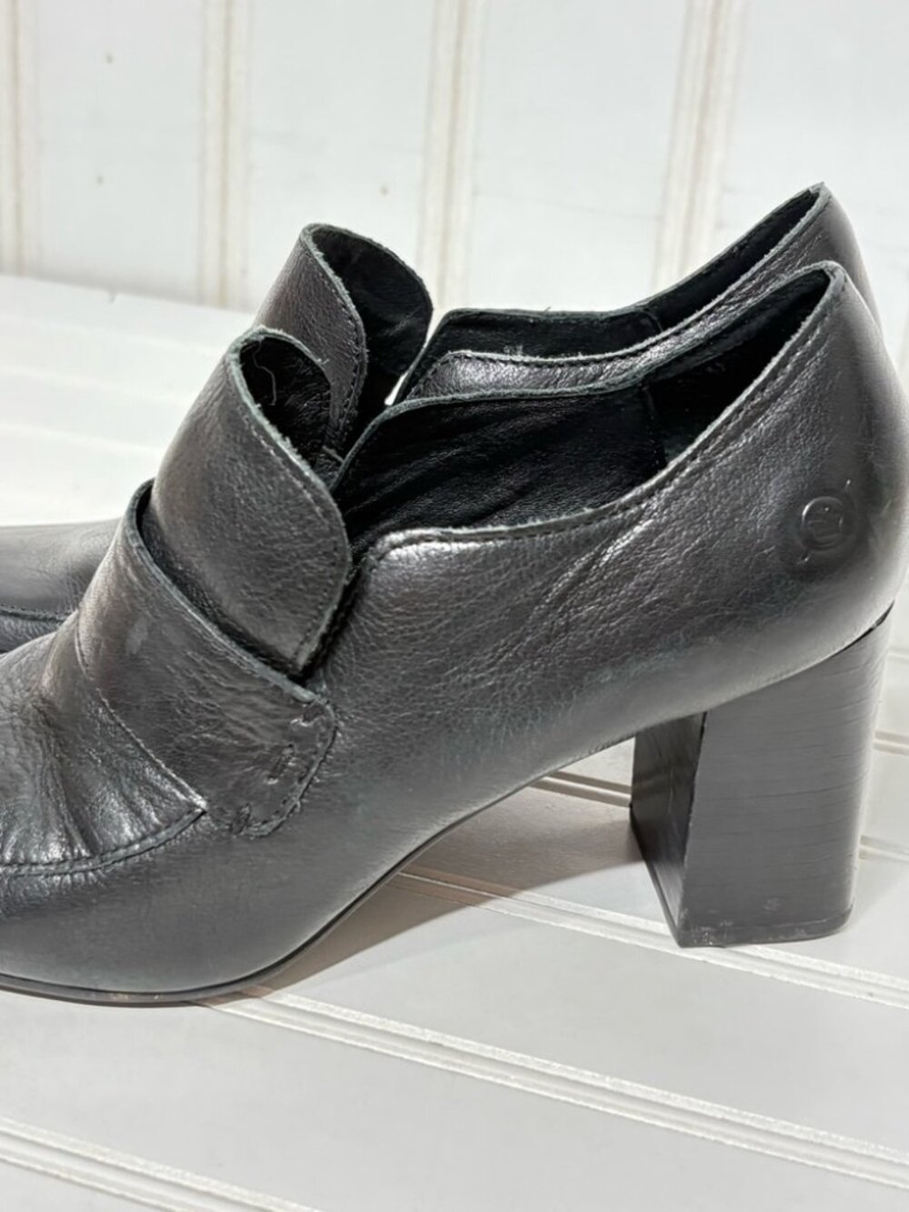 Born Women's Tyndall Pump Bootie Size 9.5 Block Heel Slip On Black Leather - Picture 3 of 9